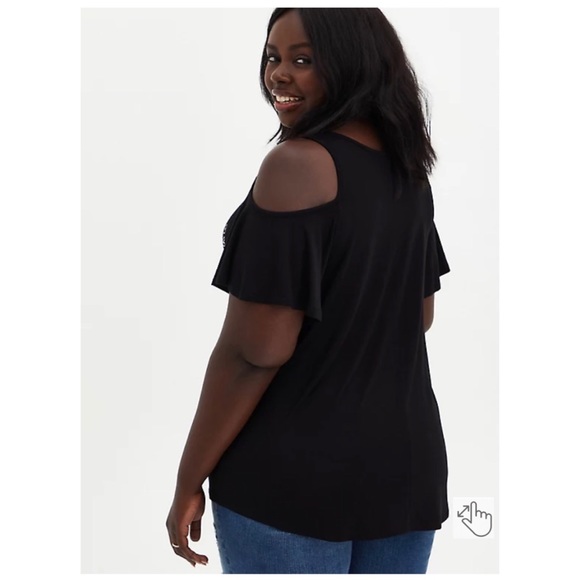 NEW Torrid 5 Super Soft Don’t Worry Black Cold Shoulder Tee - Picture 2 of 9